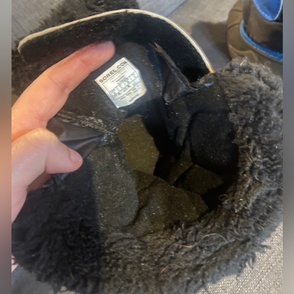 Toddler size 6 Sorel winter boots - Picture 7 of 8